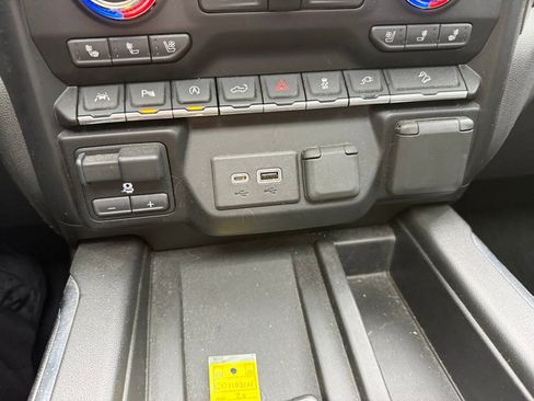 Used 2020 GMC Sierra 1500 AT4 w/ AT4 Premium Package image 18