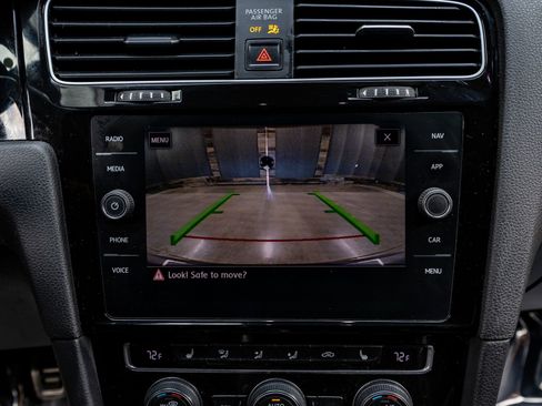 Used 2018 Volkswagen Golf R 4-Door image 21