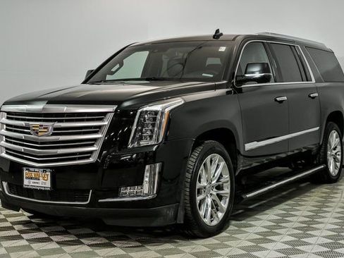 Used 2019 Cadillac Escalade ESV Platinum image 4