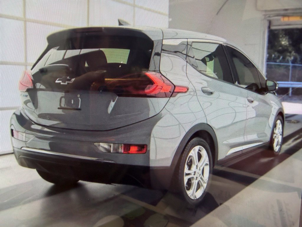 Used 2021 Chevrolet Bolt LT FWD image 4