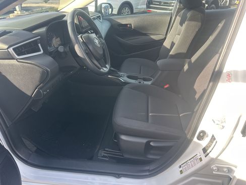 Used 2025 Toyota Corolla LE FWD image 18