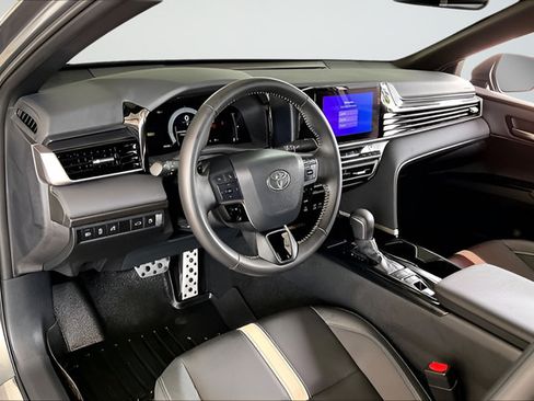 Used 2026 Toyota Camry SE w/ Convenience Package FWD image 14