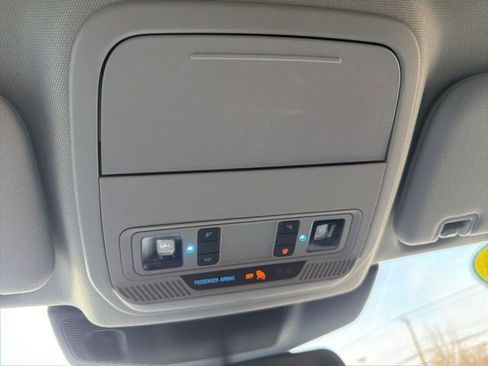 Used 2024 Ford Explorer XLT w/ Equipment Group 202A image 17