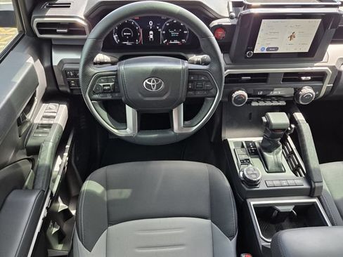 Used 2025 Toyota Tacoma TRD Off-Road AWD/4WD image 13