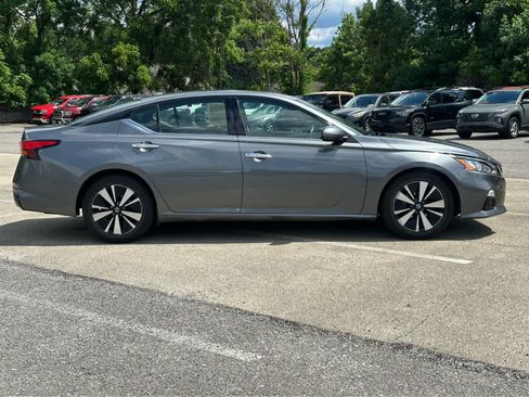 Used 2019 Nissan Altima 2.5 SL FWD image 8
