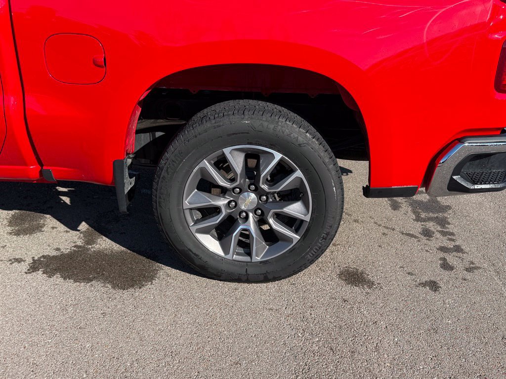Used 2022 Chevrolet Silverado 1500 LT AWD/4WD image 21