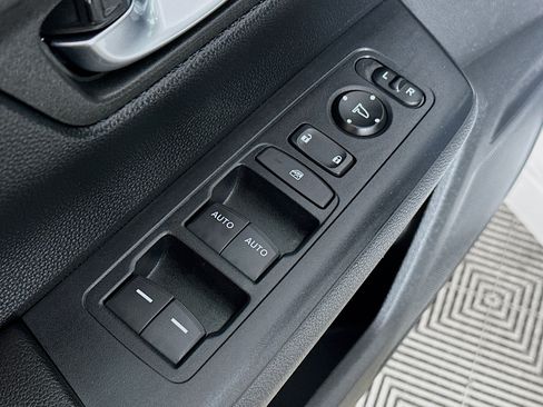 Used 2025 Honda CR-V EX image 17