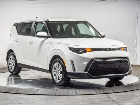 Used 2023 Kia Soul LX FWD image 5
