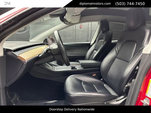 Used 2022 Tesla Model Y Long Range image 17