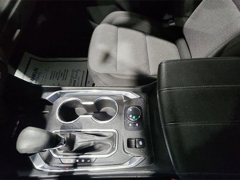 Used 2023 Chevrolet Traverse LT image 25