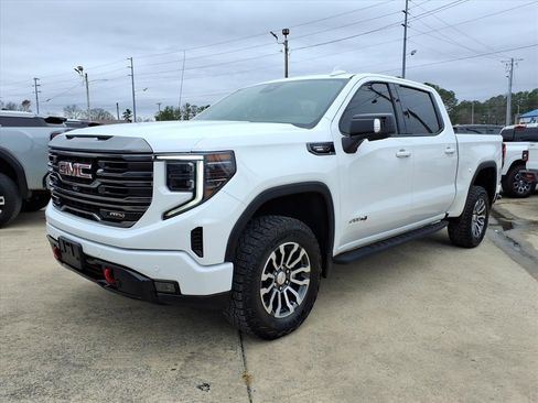 Used 2023 GMC Sierra 1500 AT4 w/ AT4 Premium Package image 3