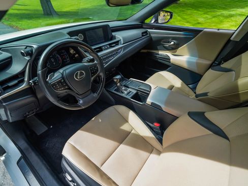 Used 2020 Lexus ES 350 w/ Premium Package FWD image 11