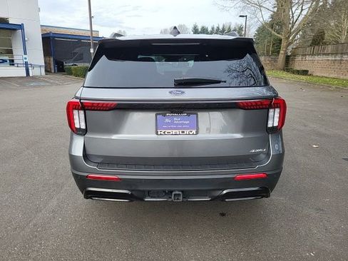 Certified 2025 Ford Explorer ST-Line image 5