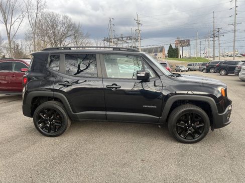 Used 2016 Jeep Renegade Latitude AWD/4WD image 3