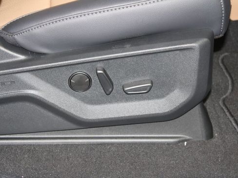 New 2026 Ford F250 Lariat w/ Chrome Package image 29