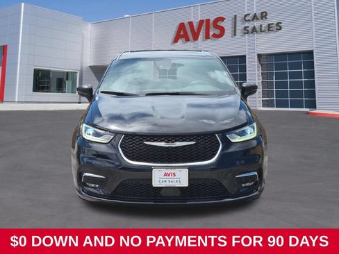 Used 2025 Chrysler Pacifica Select FWD image 2