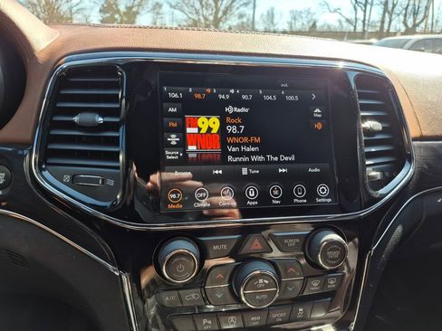 Used 2020 Jeep Grand Cherokee Overland image 19