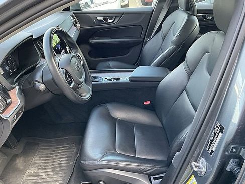 Used 2021 Volvo S60 T5 Momentum w/ Climate Package image 15