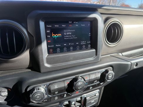 Used 2019 Jeep Wrangler Unlimited Sport S image 31