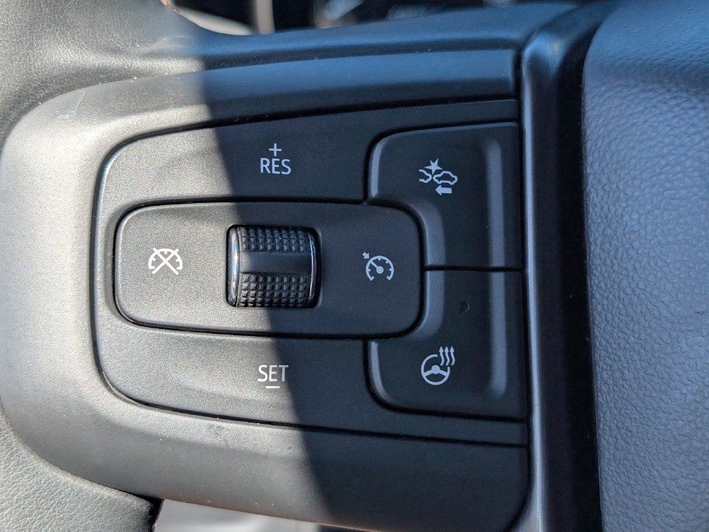 Used 2024 GMC Yukon XL AT4 AWD/4WD image 25