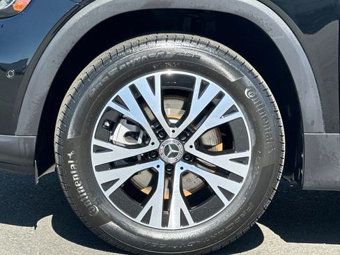 Certified 2024 Mercedes-Benz GLB 250 image 26