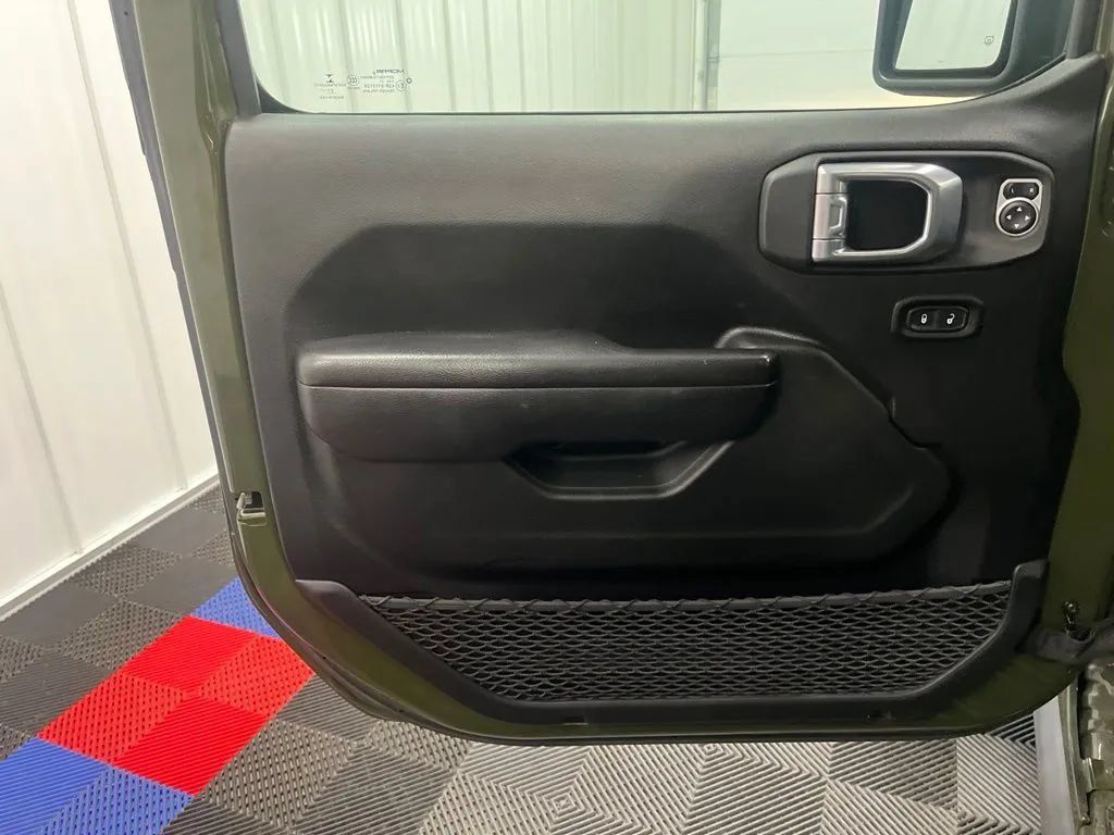 Used 2021 Jeep Wrangler Unlimited Rubicon AWD/4WD image 22