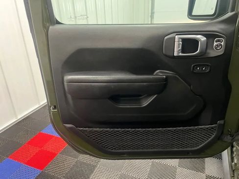 Used 2021 Jeep Wrangler Unlimited Rubicon AWD/4WD image 22