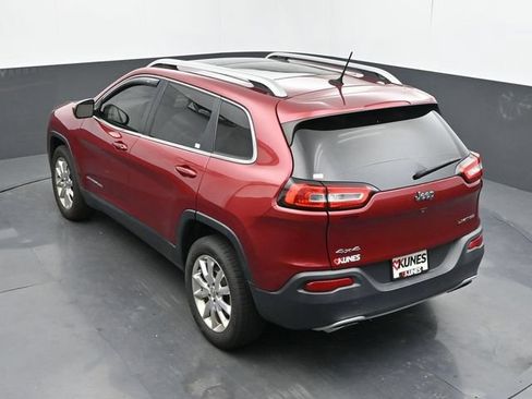 Used 2015 Jeep Cherokee Limited w/ Luxury Group AWD/4WD image 20