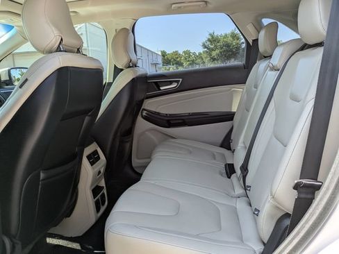 Used 2018 Ford Edge Titanium w/ Equipment Group 301A FWD image 10