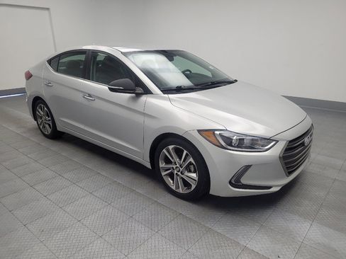 Used 2017 Hyundai Elantra Limited image 13