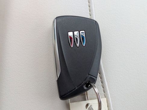 Used 2025 Buick Enclave Avenir w/ Super Cruise Package image 31