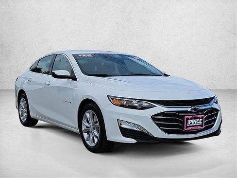Used 2025 Chevrolet Malibu LT FWD image 3