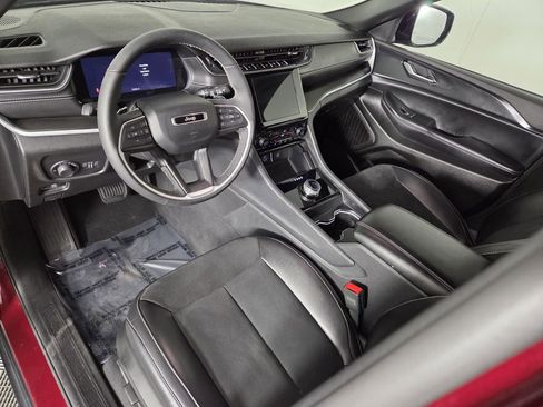 Certified 2024 Jeep Grand Cherokee L Altitude image 12