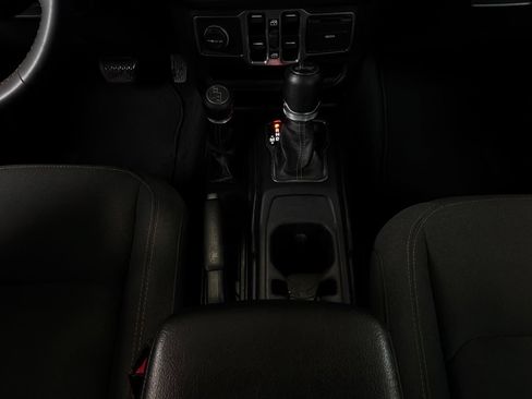 Used 2025 Jeep Wrangler Unlimited Sport AWD/4WD image 13