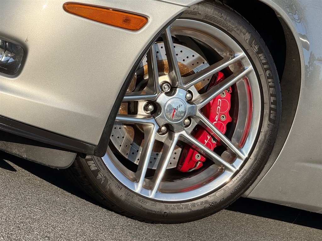 Used 2006 Chevrolet Corvette Z06 w/ Preferred Equipment Group RWD image 5