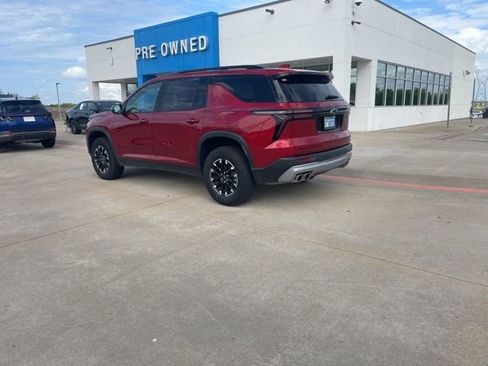 Used 2025 Chevrolet Traverse Z71 w/ Driver Confidence Package image 11