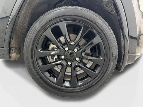Used 2022 Jeep Grand Cherokee Laredo X RWD image 48