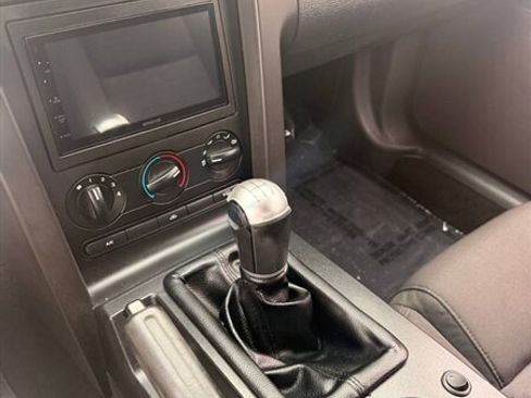 Used 2005 Ford Mustang GT RWD image 11