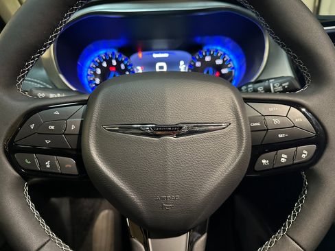 New 2026 Chrysler Pacifica Limited w/ S Appearance Package image 24