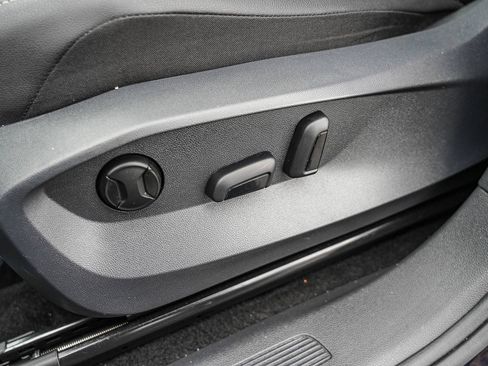 Certified 2023 Volkswagen Tiguan SE FWD image 21