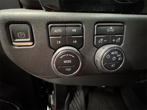 Used 2022 Chevrolet Silverado 1500 LT Trail Boss w/ Protection Package image 22