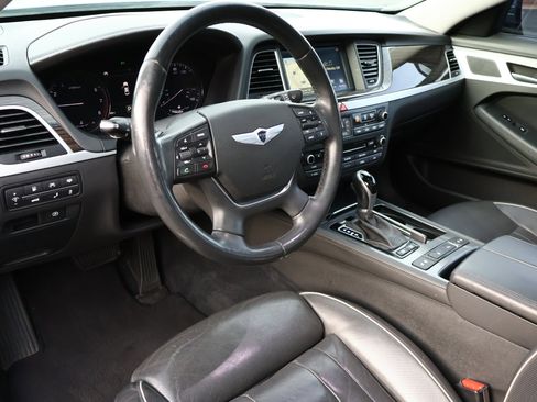 Used 2015 Hyundai Genesis 3.8 w/ Option Group 03 image 2