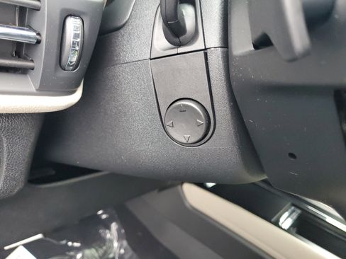 New 2026 Lincoln Corsair Premiere image 15