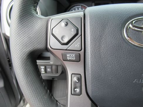 Used 2019 Toyota Tacoma TRD Sport RWD image 21