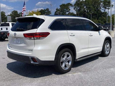 Used 2019 Toyota Highlander Limited Platinum image 4