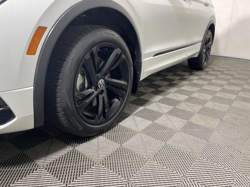 Used 2024 Volkswagen Tiguan SE R-Line AWD/4WD image 26