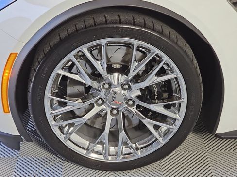 Used 2017 Chevrolet Corvette Z06 RWD image 10