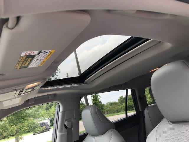 Used 2023 Toyota Highlander Limited AWD/4WD image 17