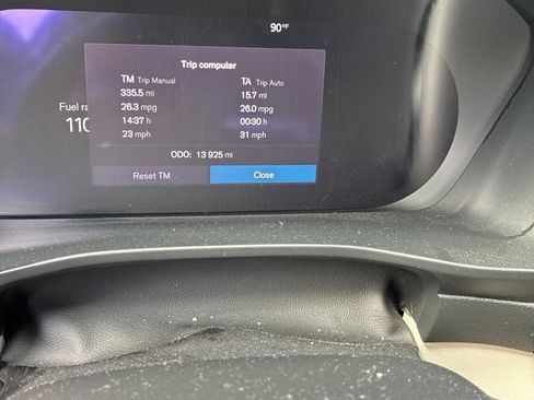 Certified 2024 Volvo XC40 B5 Plus w/ Protection Package Premier AWD/4WD image 2