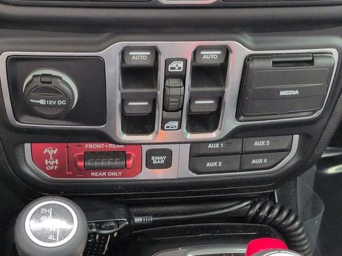 Used 2019 Jeep Wrangler Unlimited Rubicon AWD/4WD image 24